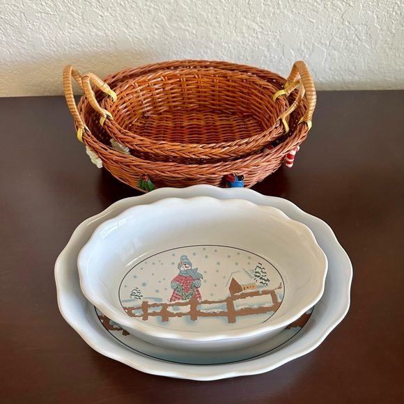 Set of 2 Stoneware Christmas Snowwoman Baking/Serving Dishes With Nesting Basket - Picture 5 of 9